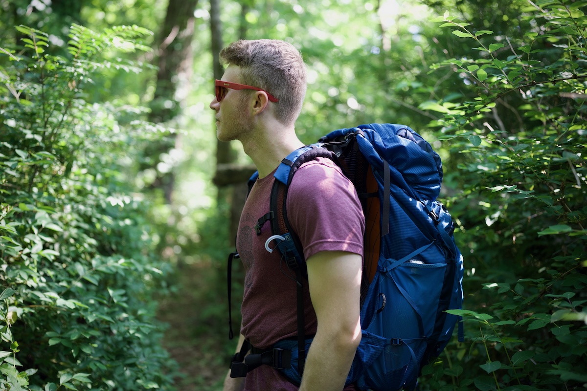 Side view of compression straps