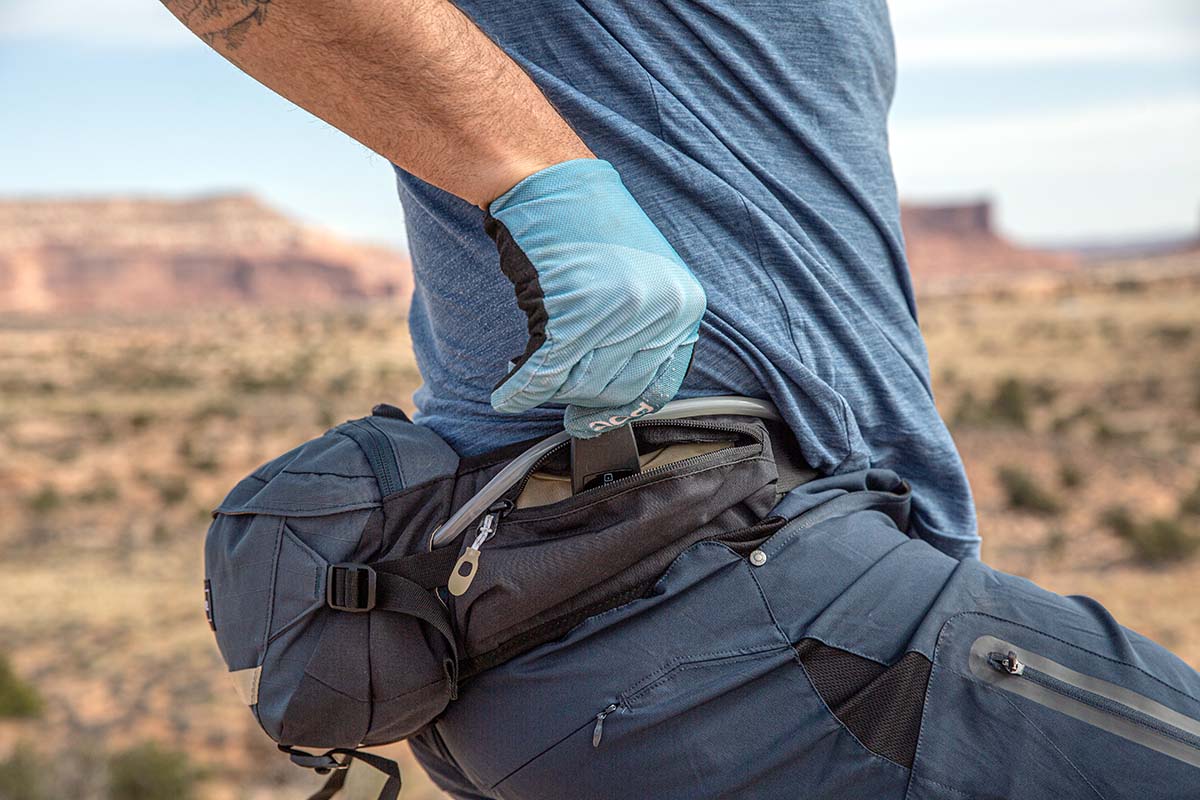 Hip pack lumbar hydration bladder (mountain biking)