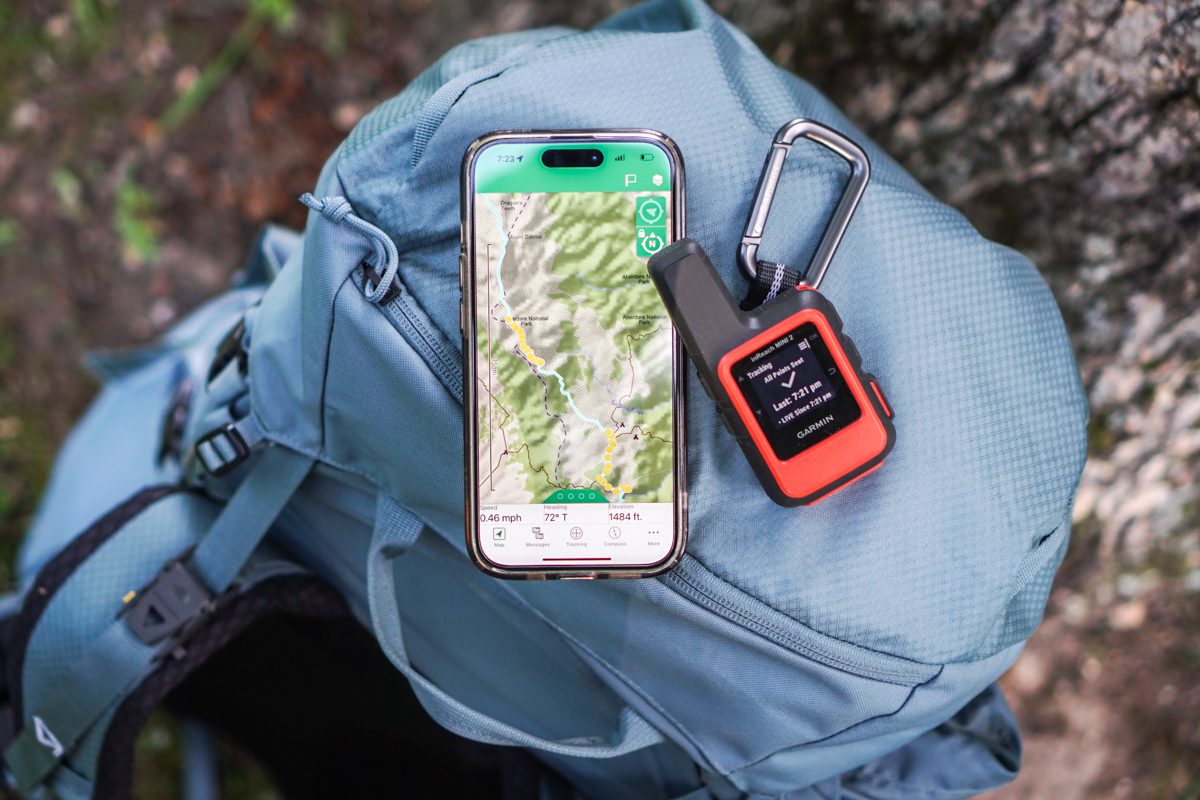 The inReach Mini 2 Maps shown on a smartphone