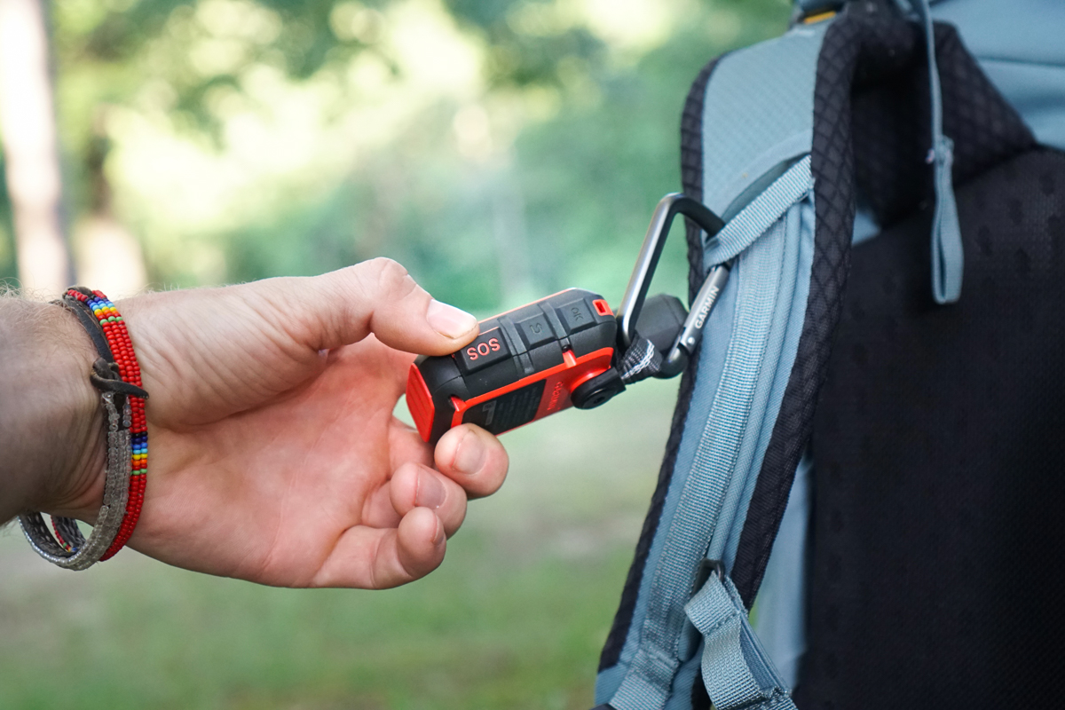 Showing the inReach Mini 2 SOS button