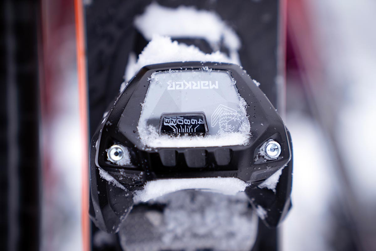 A closeup of the DIN setting on a ski binding