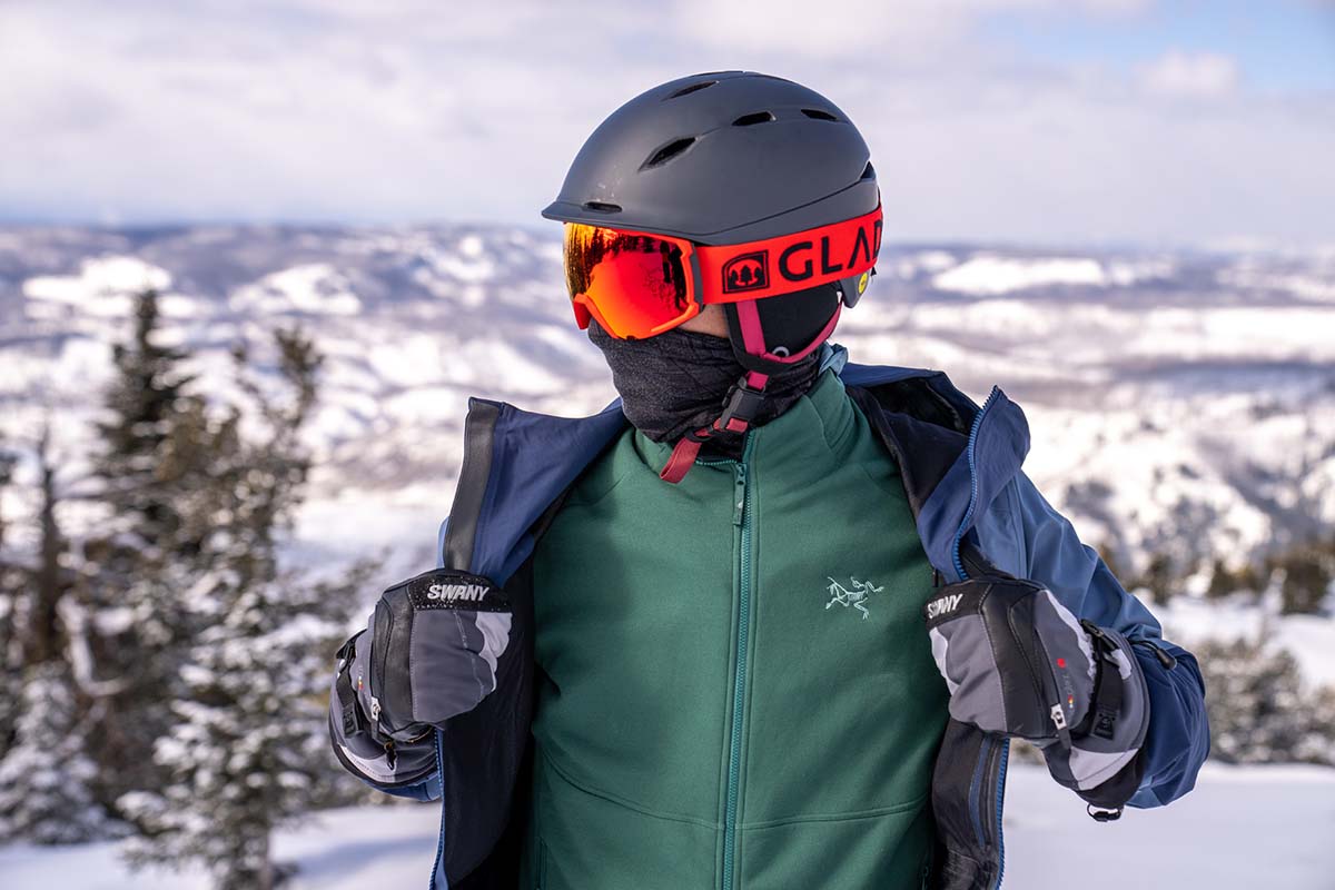 Wearing an older version of the Arc'teryx Kyanite fleece jacket as a midlayer while resort skiing