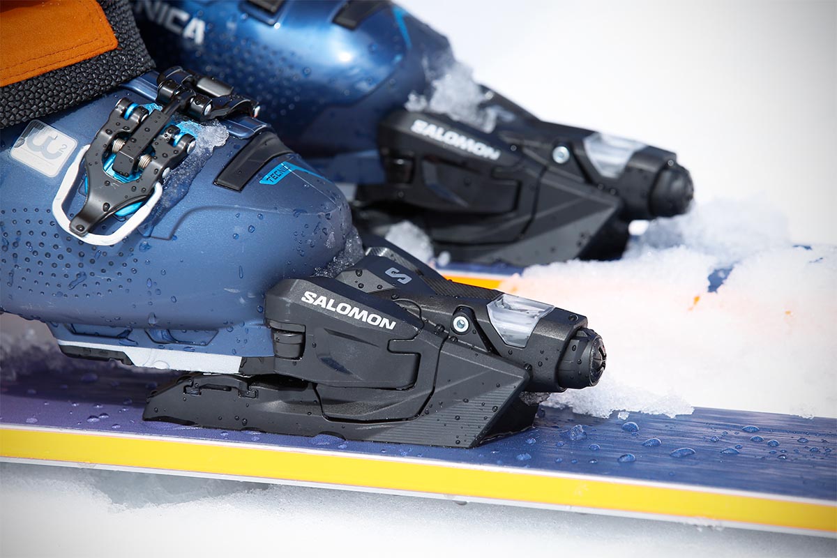 A close up of the Salomon Strive binding toe piece