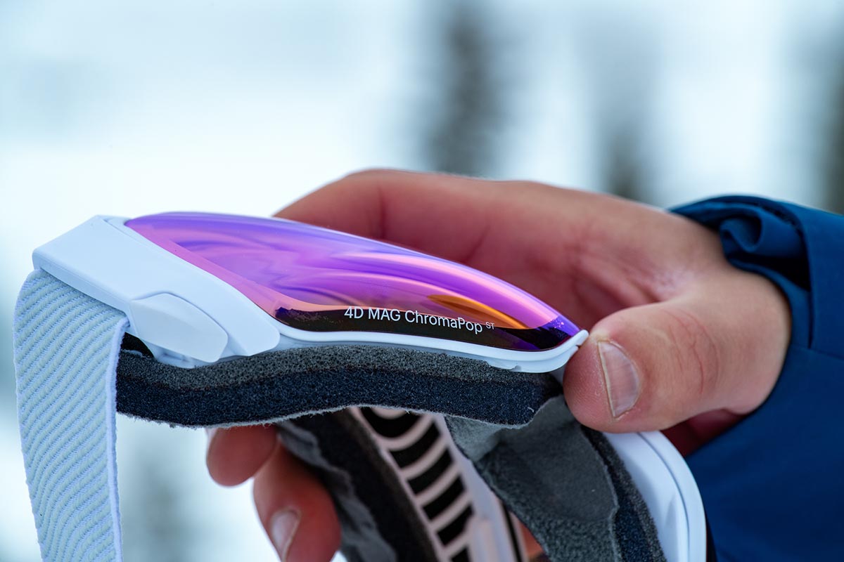 Showing off the Smith 4D Mag curved lens