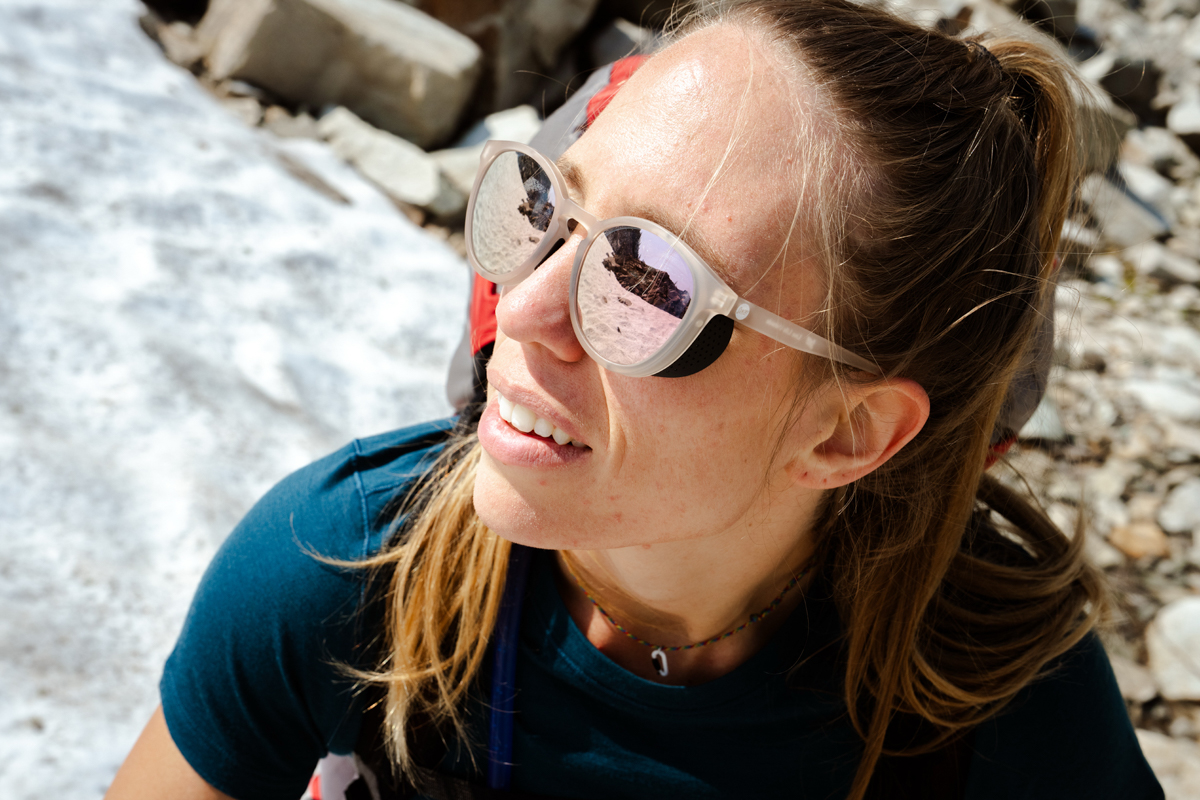 Sports sunglasses (mirrored lenses)