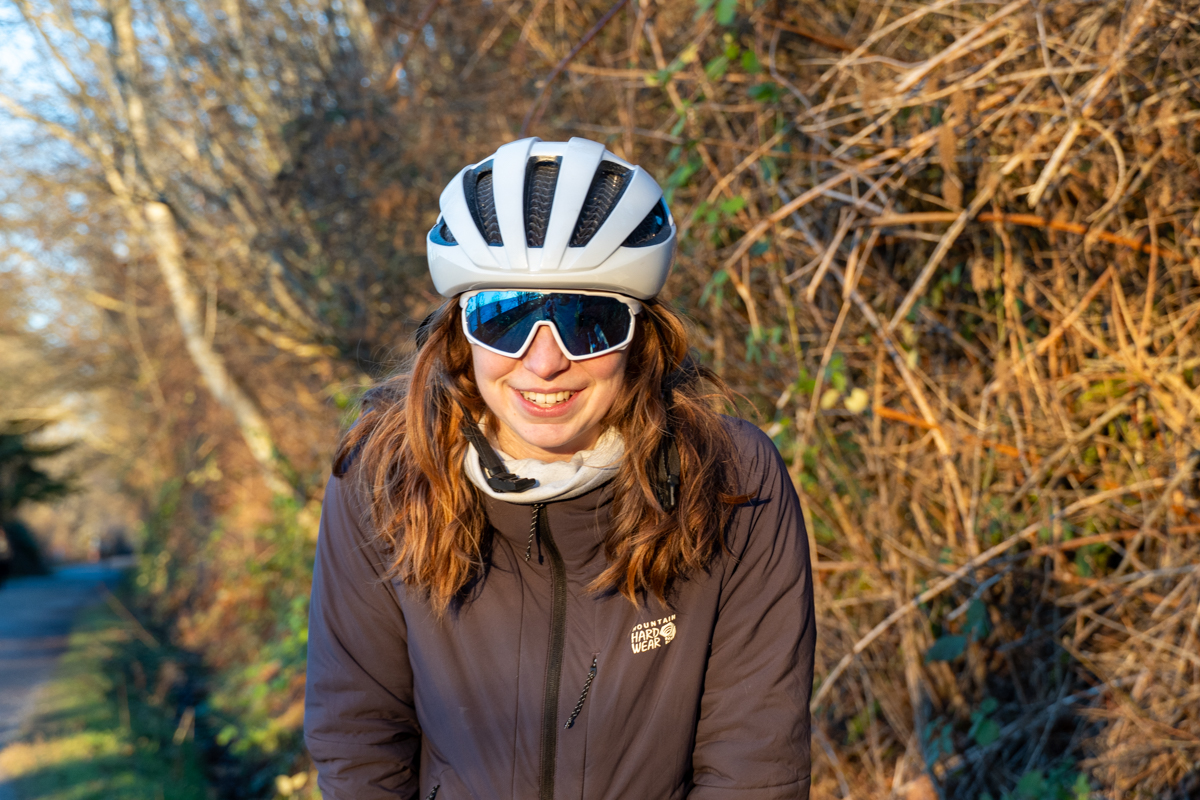 Sports sunglasses (sunglasses under helmet)