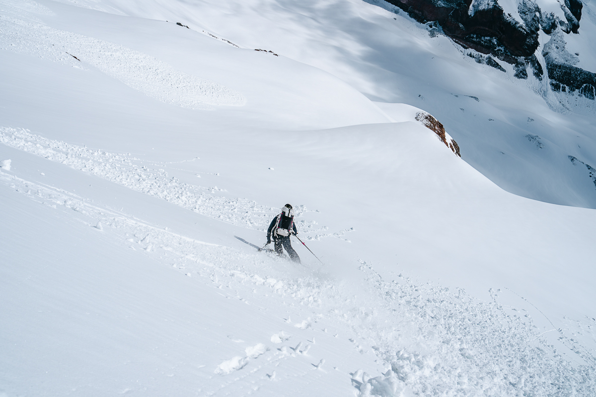 Black Diamond Helio Carbon 88 Skis (skiing through bumps)