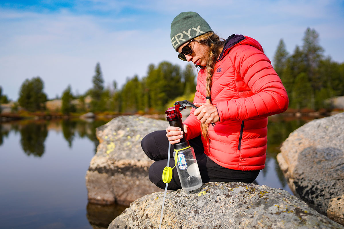 Outdoor Research Transcendent Hoodie (filtering water)