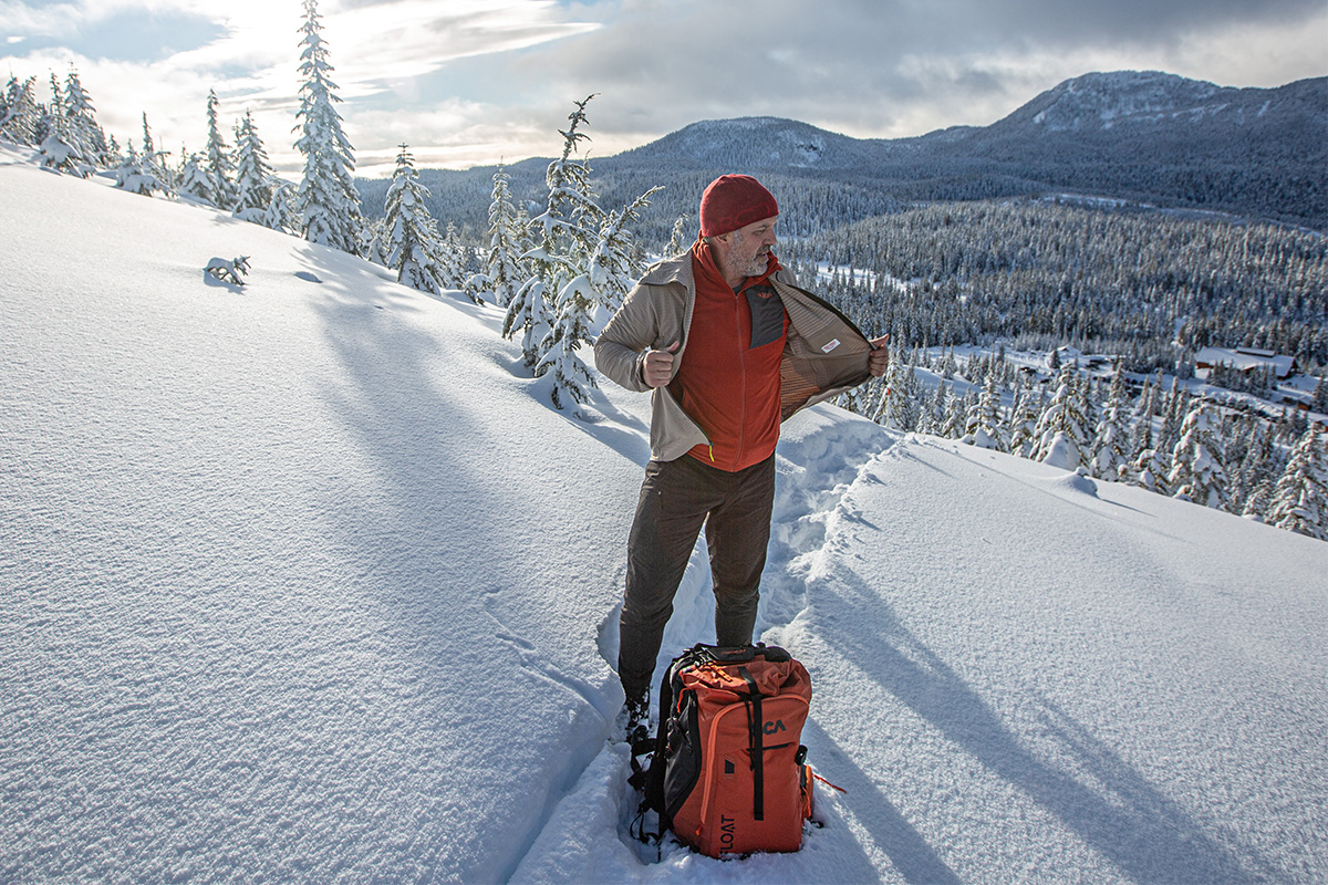 Patagonia R1 TechFace Hoody (taking jacket off)