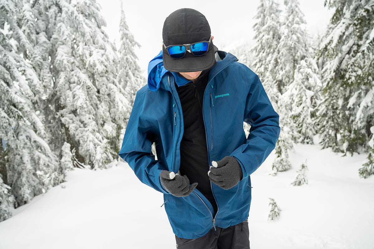 Patagonia Triolet Jacket (taking jacket off)