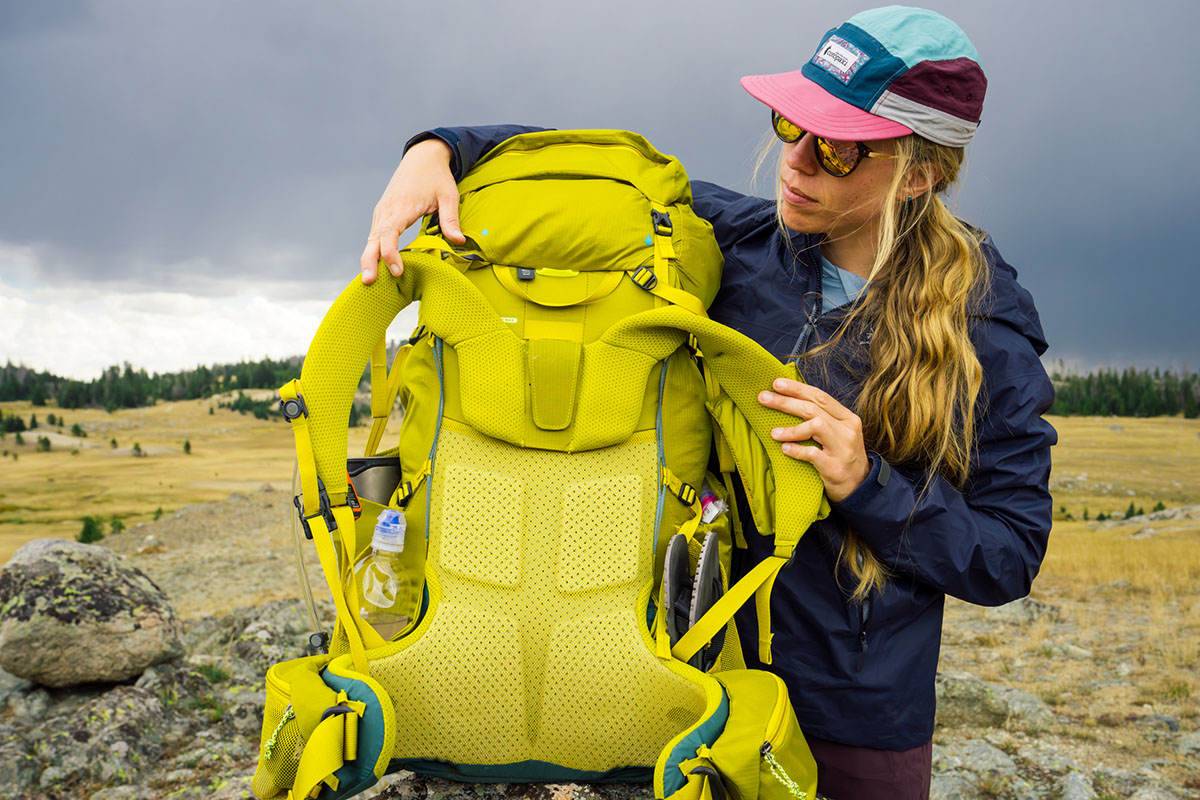 REI Co-op Flash 55 pack (backpanel)