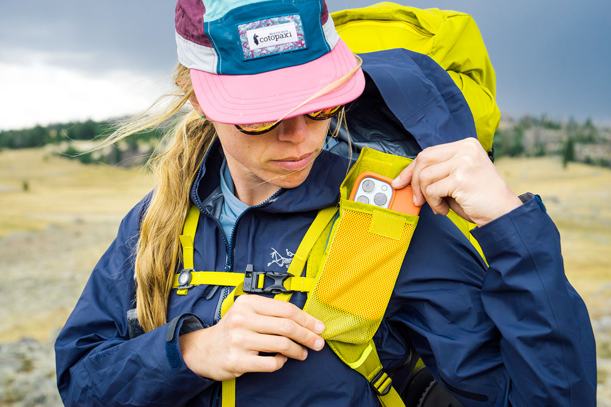 REI Co-op Flash 55 pack (shoulder strap pocket)