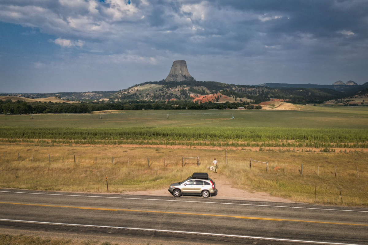 The Condor 2 in front of Devil's Tower