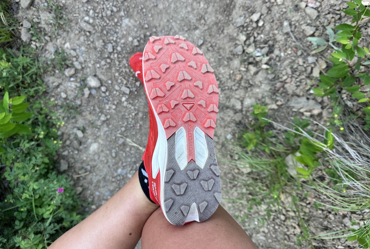 salomon pulsar 4 outsole above the ground