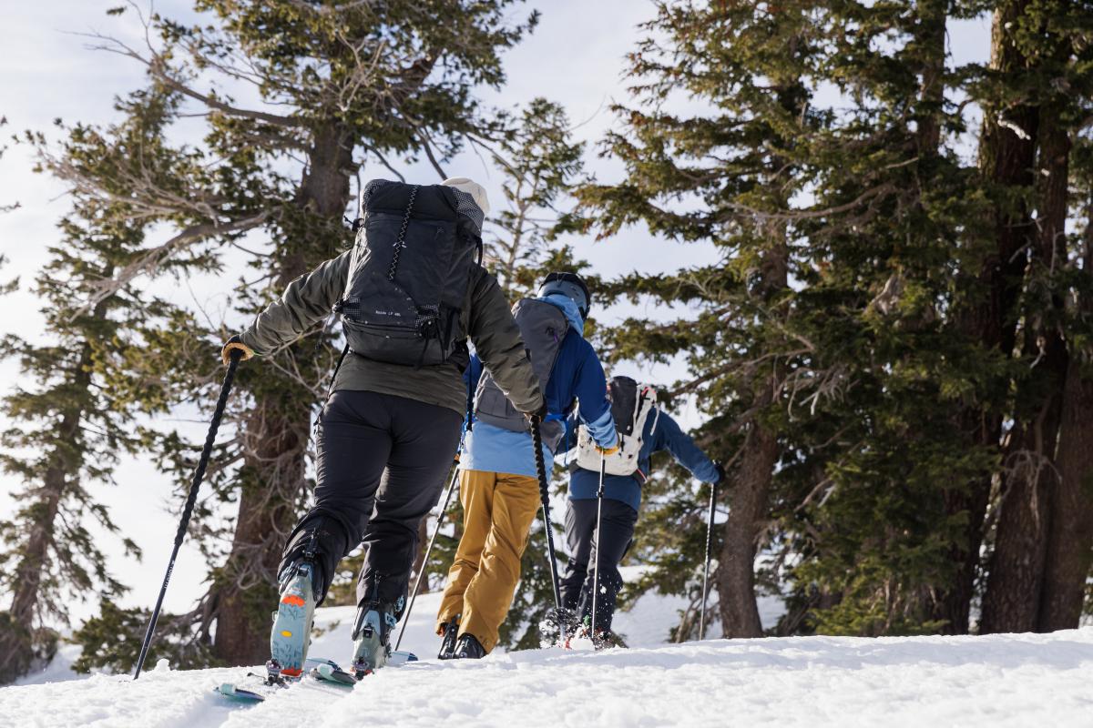 TecnicaZeroGTourProW_uphillinmotionfullbody_skiboots