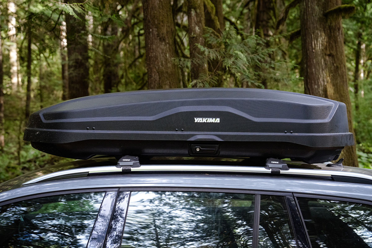 Yakima SkyBox NX 16 roof box (closeup on car)