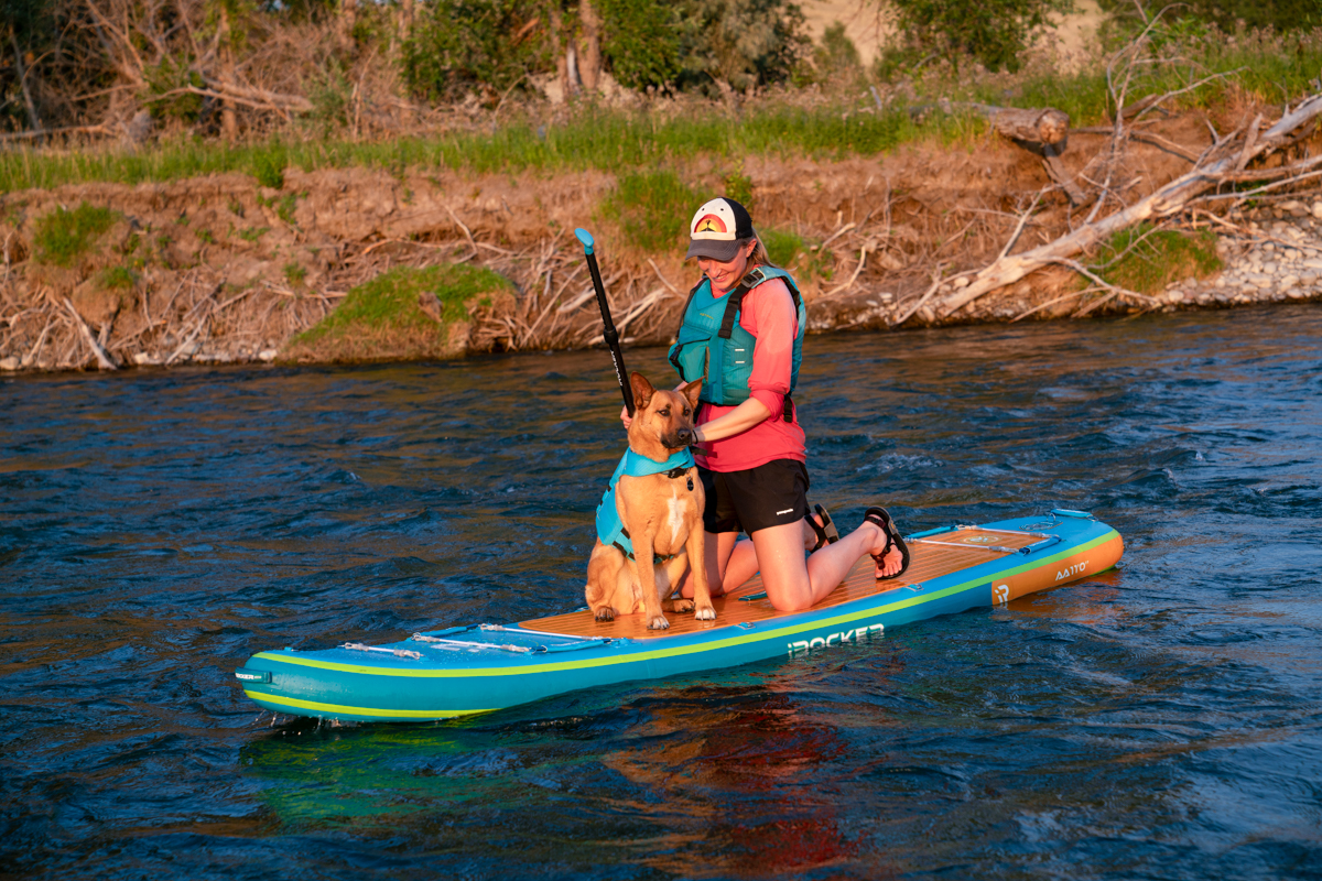 iRocker All-Around 11' 7.0 (dog on board)