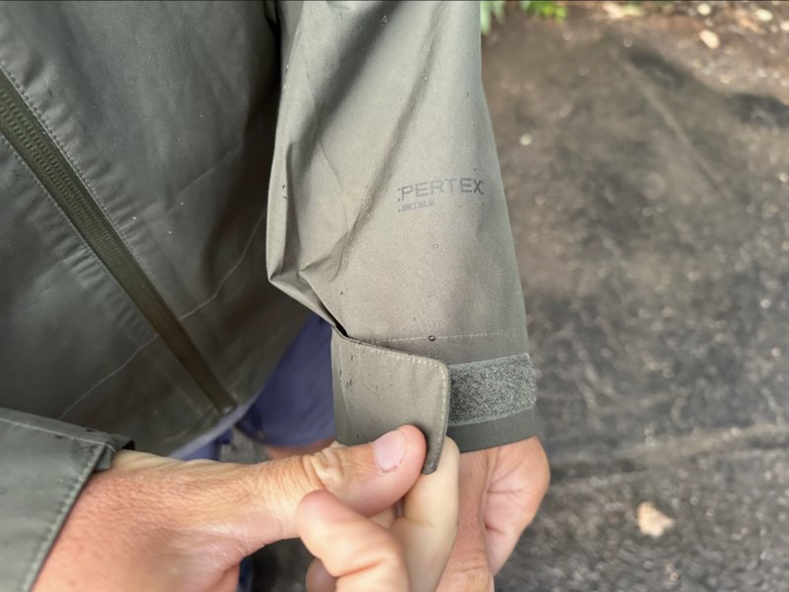 marmot minimalist pertex closing the velcro
