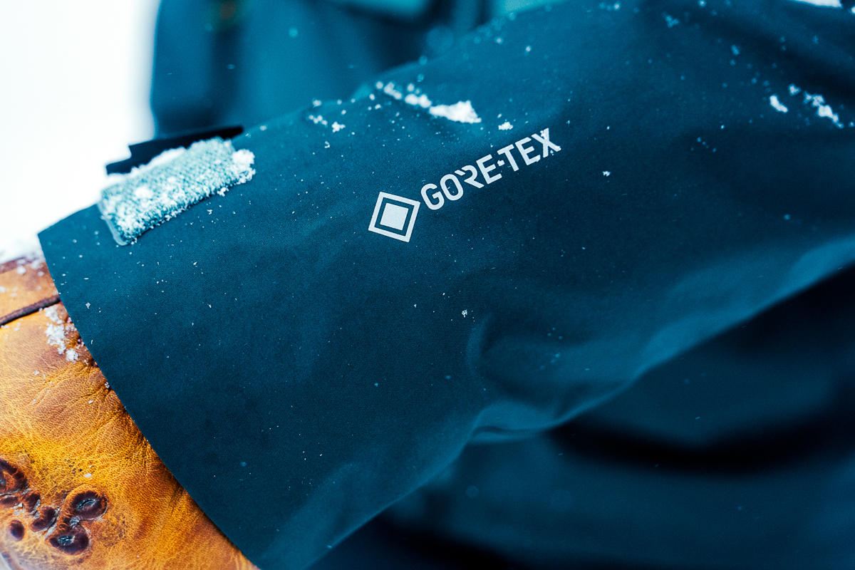 How to choose a ski jacket (Gore-Tex logo)