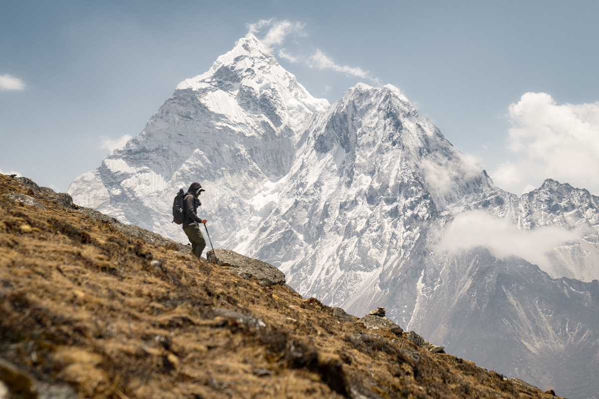 Nepal Trip Report (hiking in front of Ama Dablam)-2