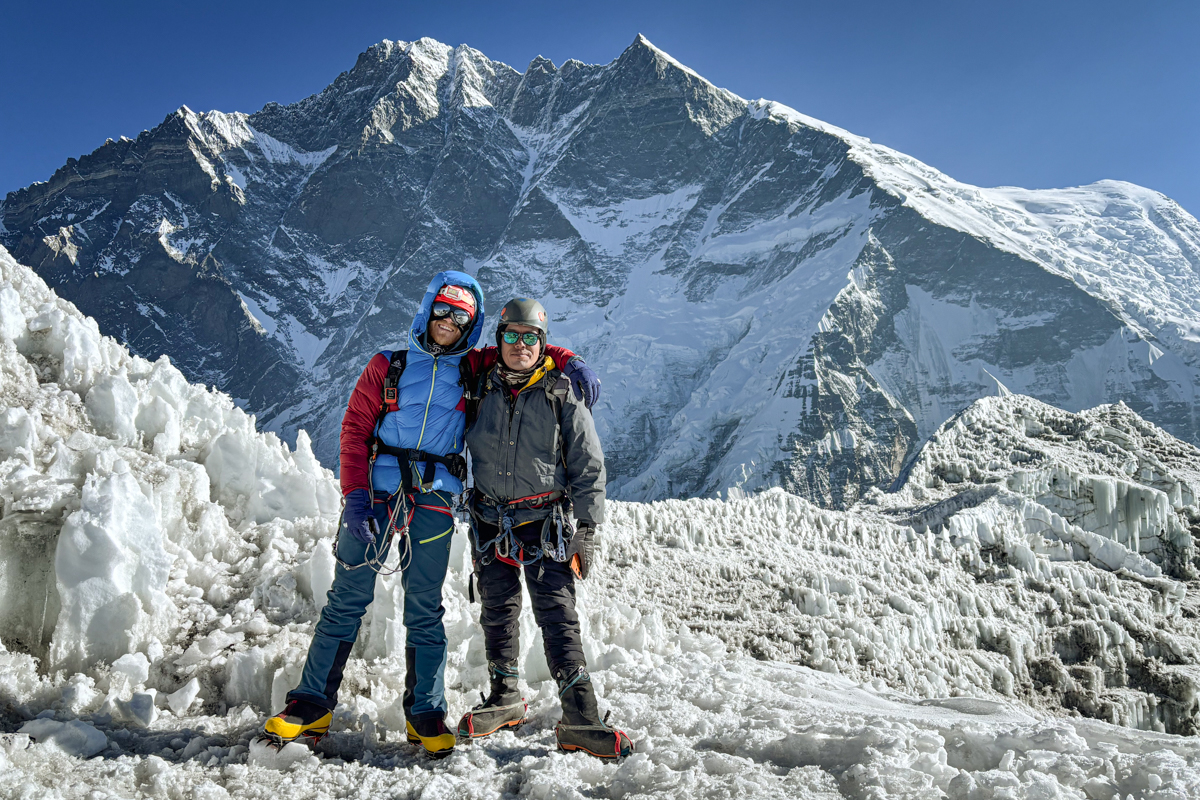 Nepal Trip Report (posing with Urken at the top of Island Peak)